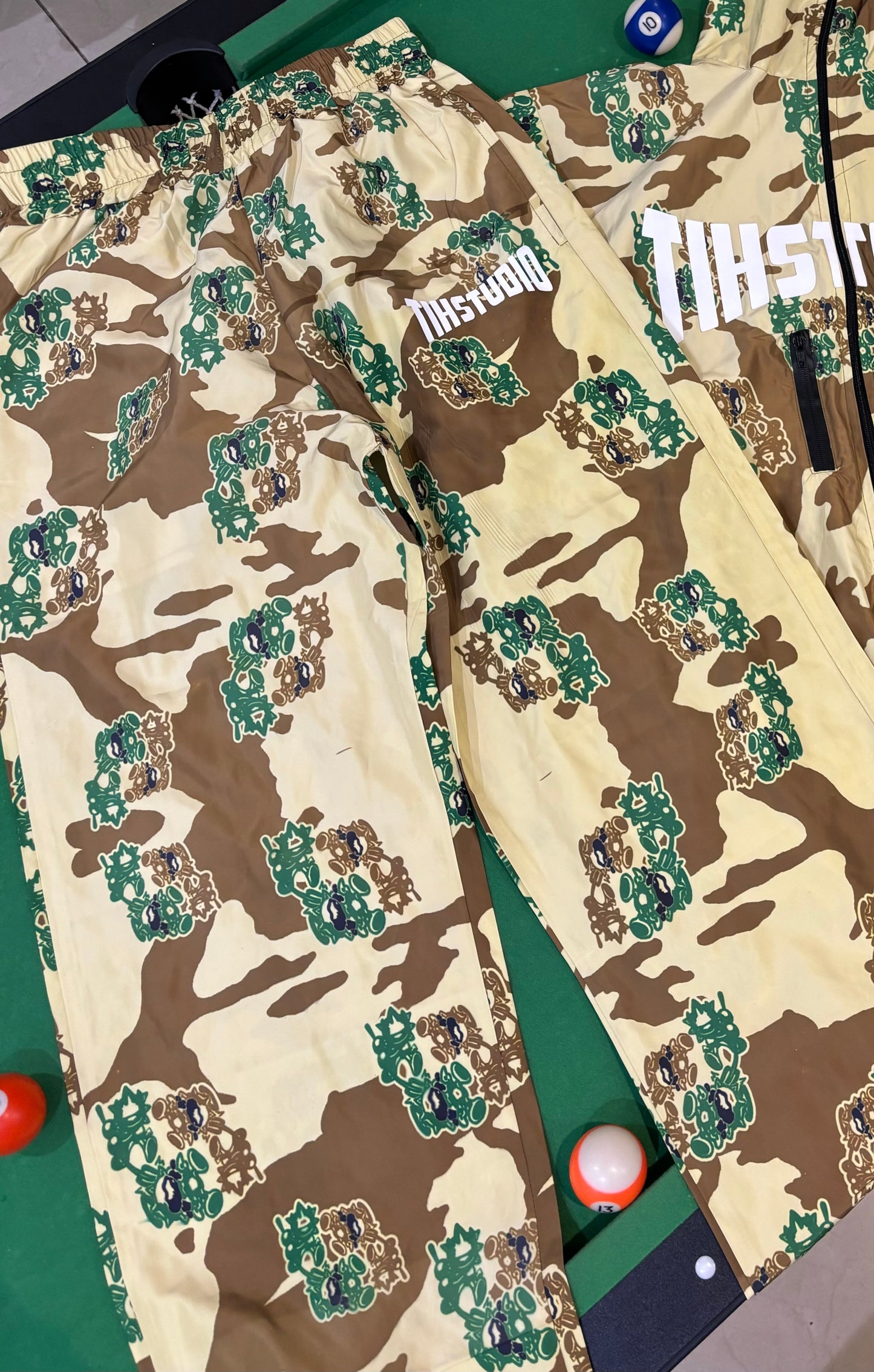 TIH TRACKSUIT (Camo)